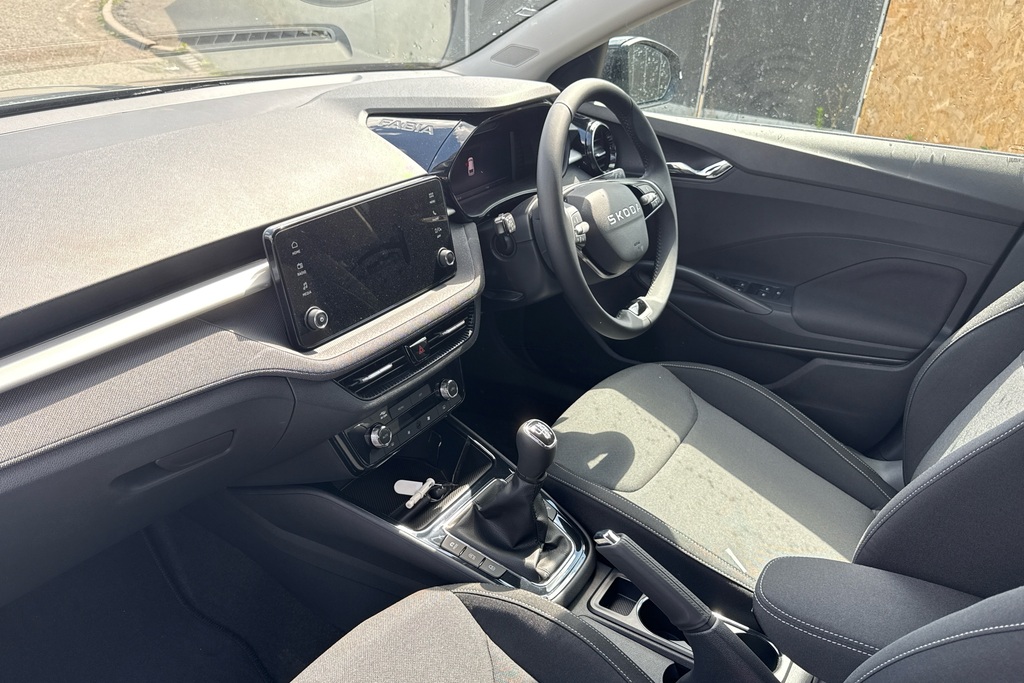 Skoda Fabia 1.0 Tsi 116 Design Edition Black #2