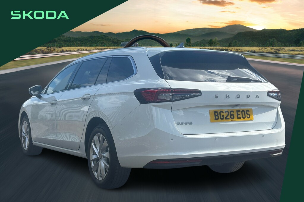 Skoda Superb 2.0 Tdi Se Technology Dsg White #3