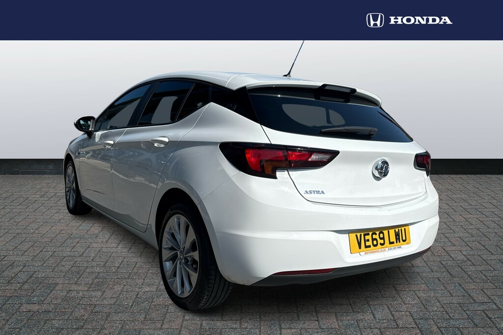 Vauxhall Astra 1.4T 16V 125 Design VE69LWU White #3