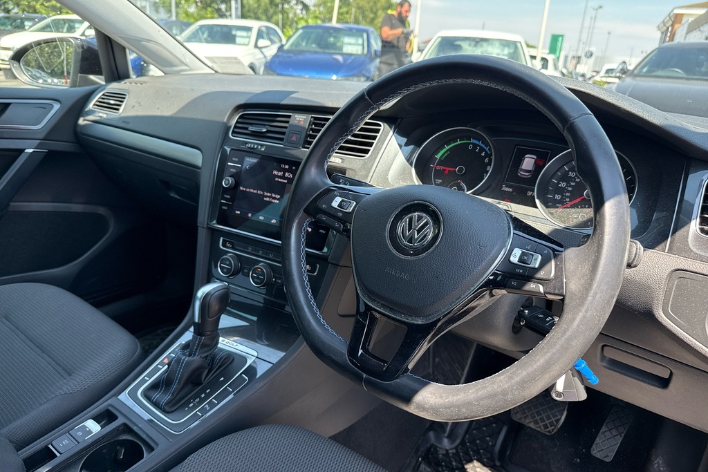 Volkswagen e-Golf 99Kw E-golf 35Kwh Black #6