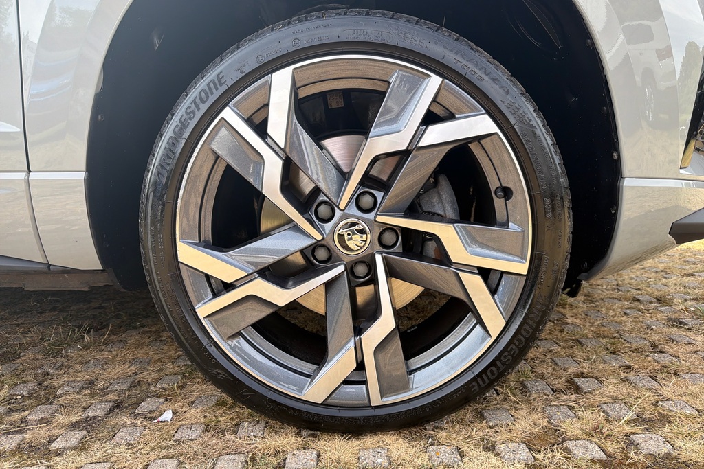 Skoda Karoq 1.5 Tsi Sportline Dsg Grey #5
