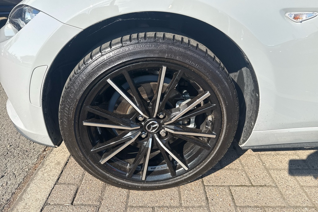 Mazda MX-5 Exclusive-line White #40