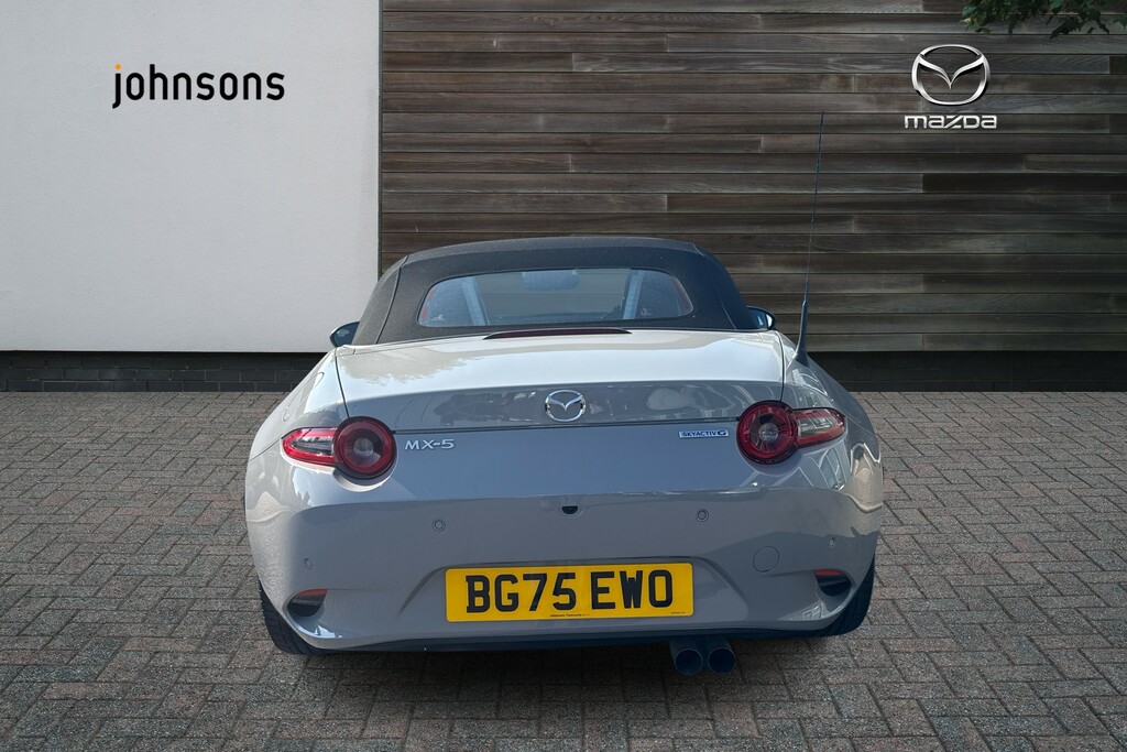 Mazda MX-5 Exclusive-line White #11
