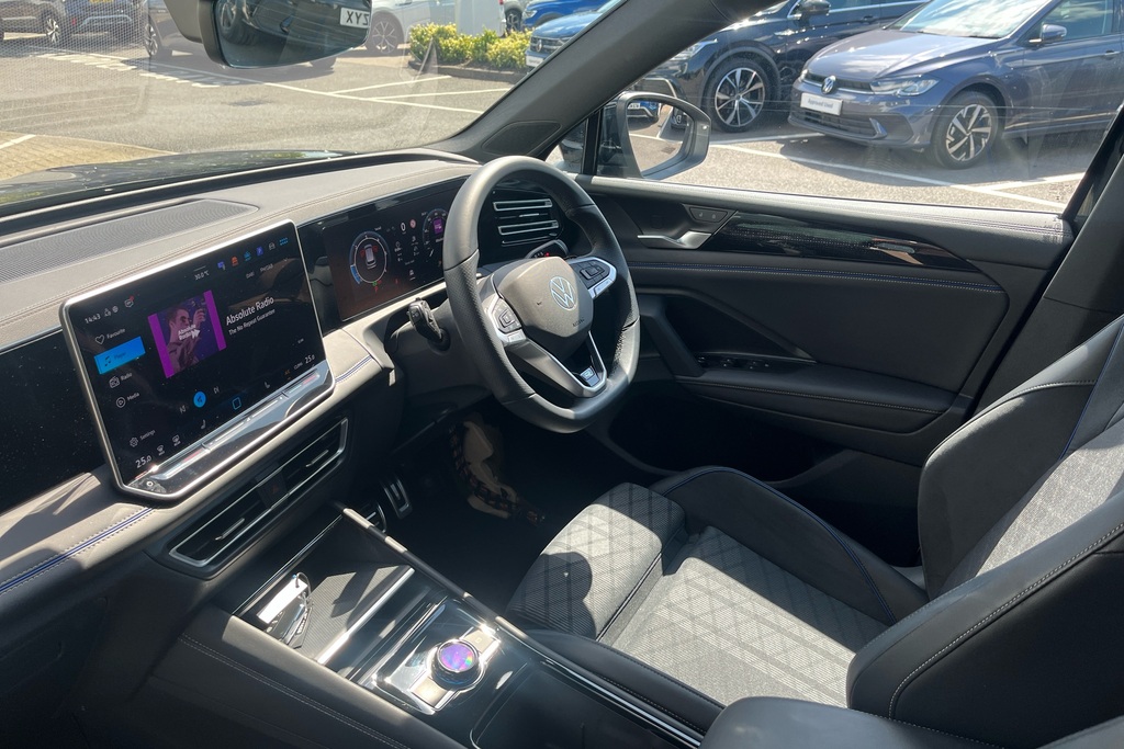 Volkswagen Tiguan 2.0 Tdi R-line Dsg BJ25MKP Black #2
