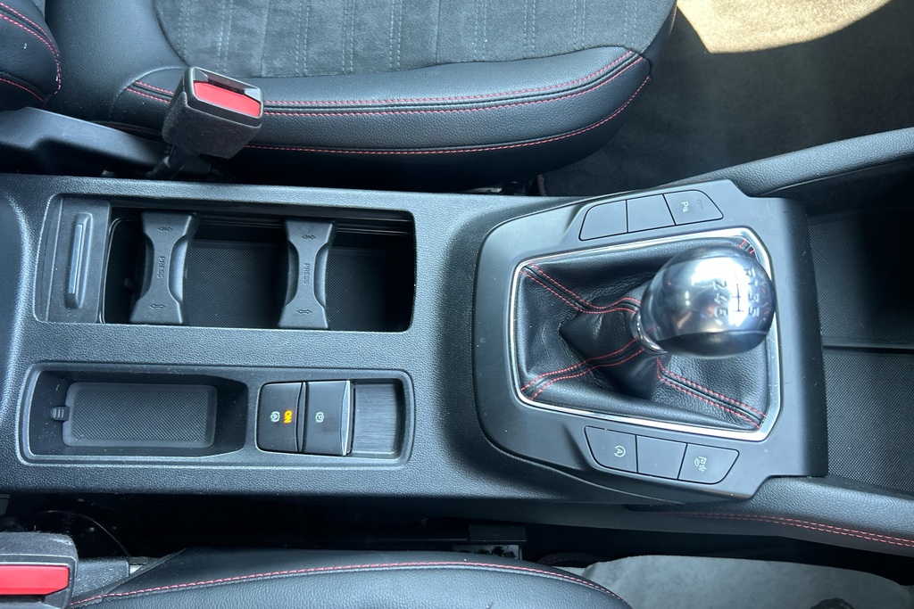 Ford Kuga Kuga St-line 2.5L Duratec 225Ps Phev Fwd Cv Black #24