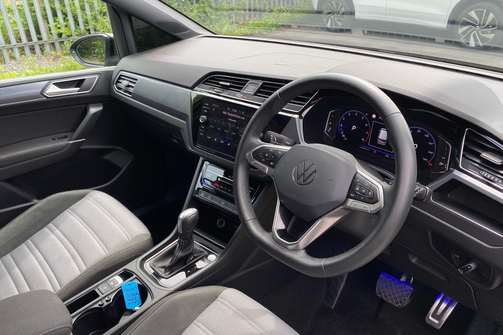 Volkswagen Touran 1.5 Tsi Evo R-line Dsg Black #6