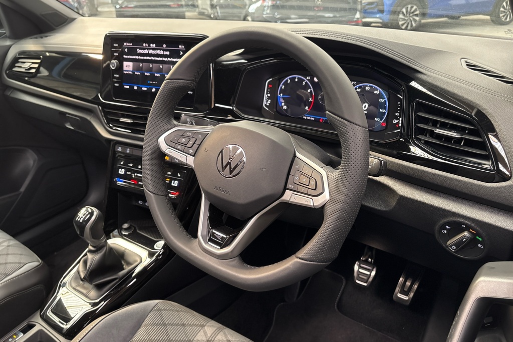 Volkswagen T-Roc 1.5 Tsi Black Edition Plus BV26WUC Black #6