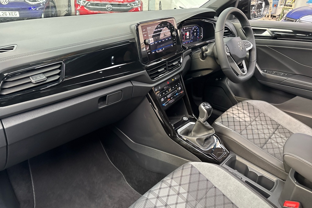 Volkswagen T-Roc 1.5 Tsi Black Edition Plus BV26WUC Black #2