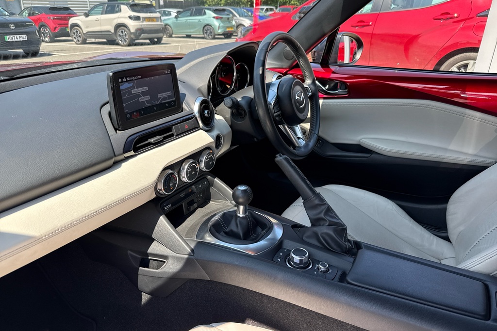 Mazda MX-5 1.5 132 Sport Red #31