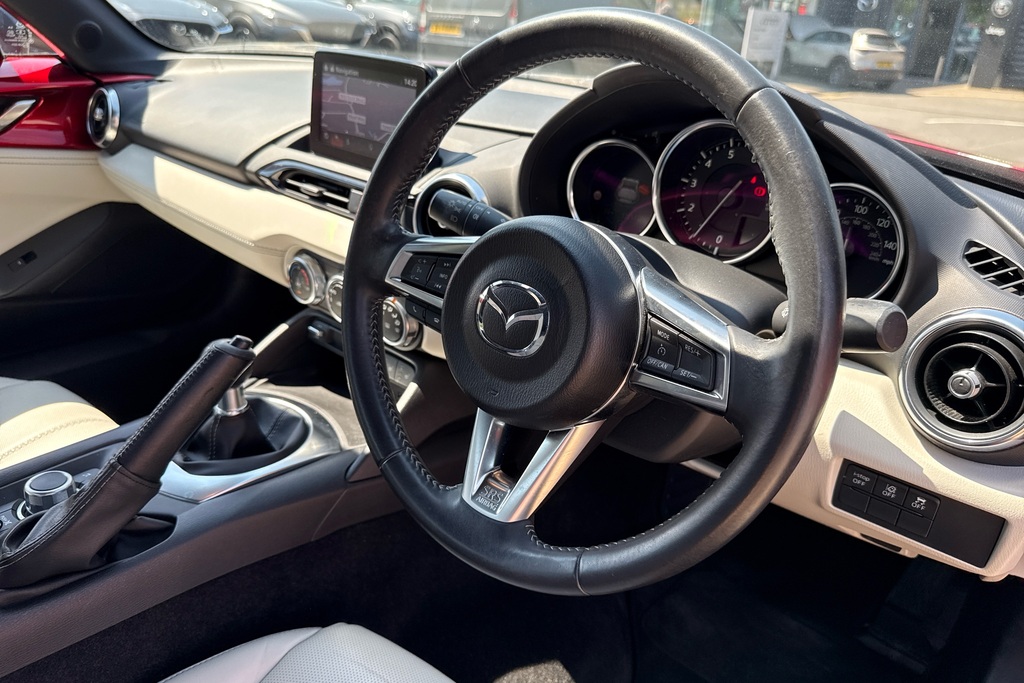Mazda MX-5 1.5 132 Sport Red #28