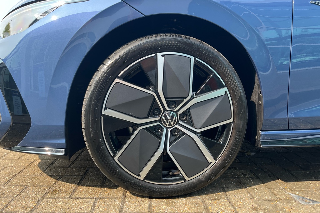 Volkswagen Golf 1.5 Etsi 150 Black Edition Dsg BK26SVG Blue #5