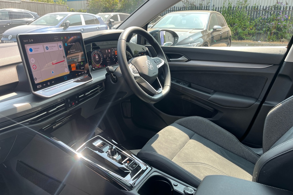Volkswagen Golf 1.5 Tsi 204 Style Ehybrid Dsg PF75XWL Black #2