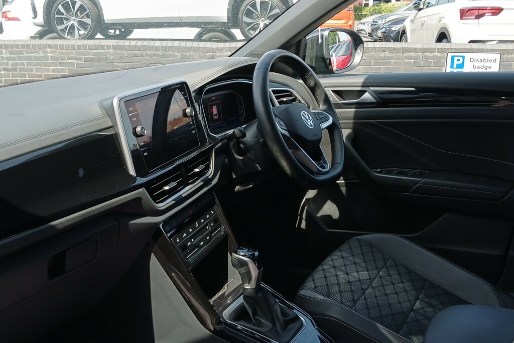Volkswagen T-Roc 1.5 Tsi R-line Dsg MT74VPX Black #2