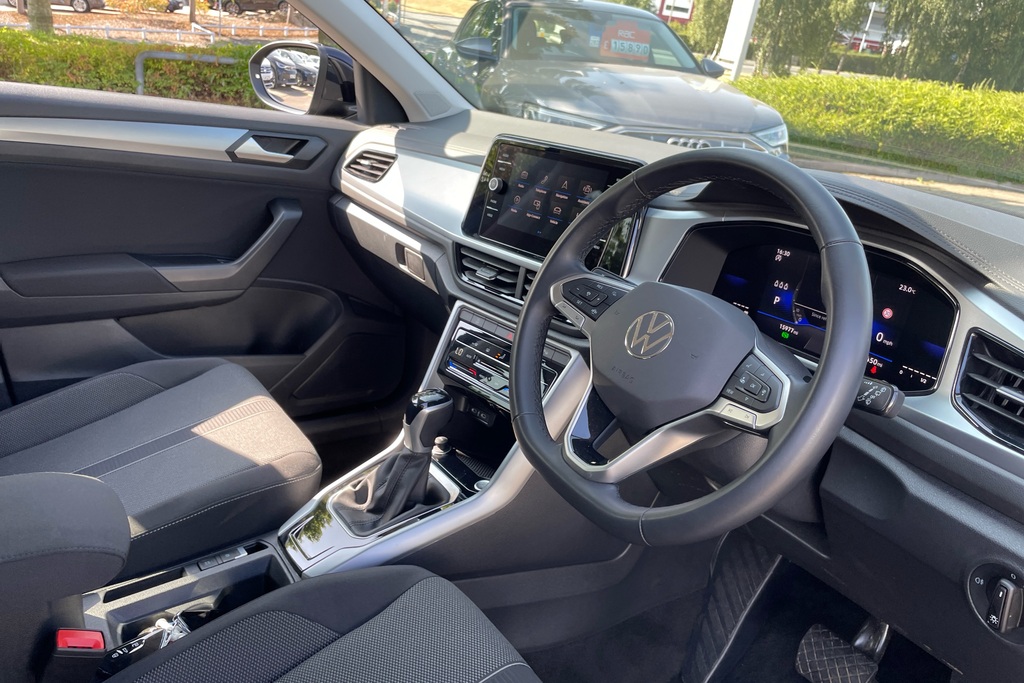 Volkswagen T-Roc 1.5 Tsi Match Dsg GF75HGD Black #6