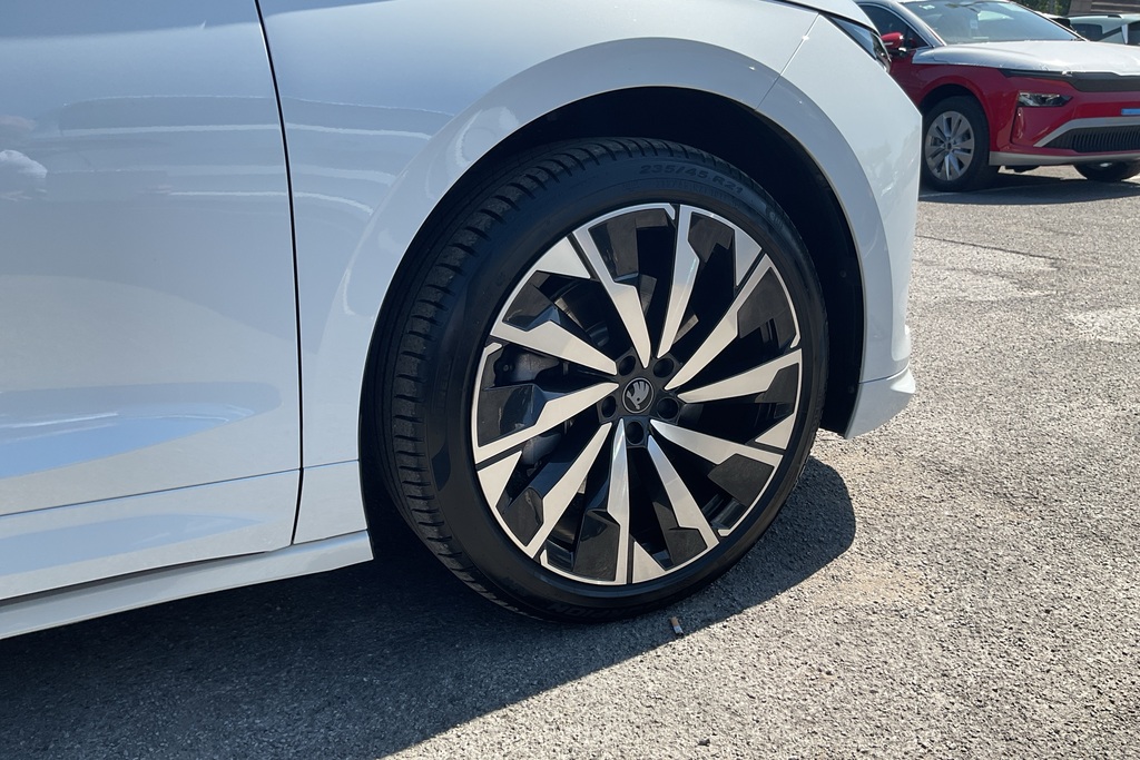 Skoda ENYAQ 210Kw 85X Sportline 82Kwh 4X4 PE26KKB White #5