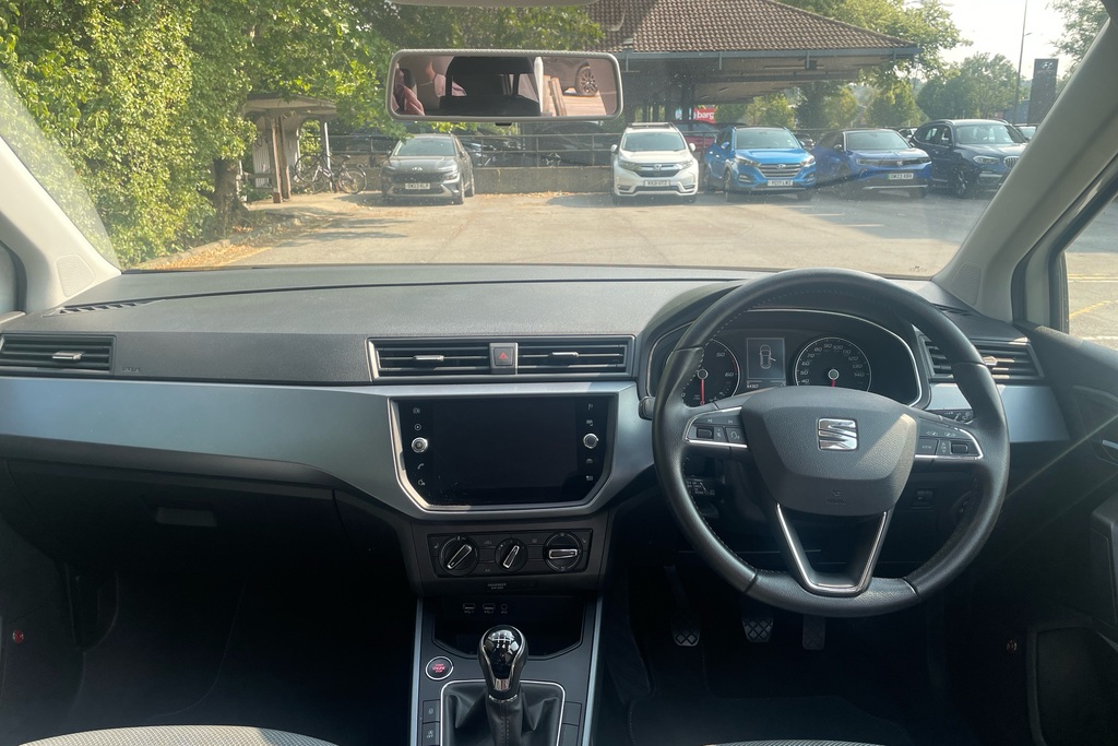 Seat Arona 1.6 Tdi 115 Se Technology Lux Ez DA68ETU White #3