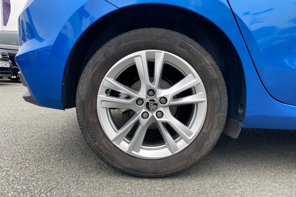 Skoda Fabia 1.5 Tsi 150 Se L Dsg Blue #5