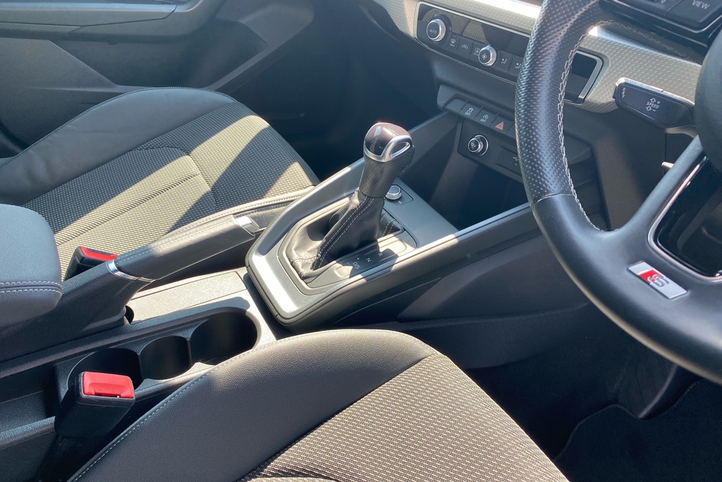 Audi A1 Technik White #10