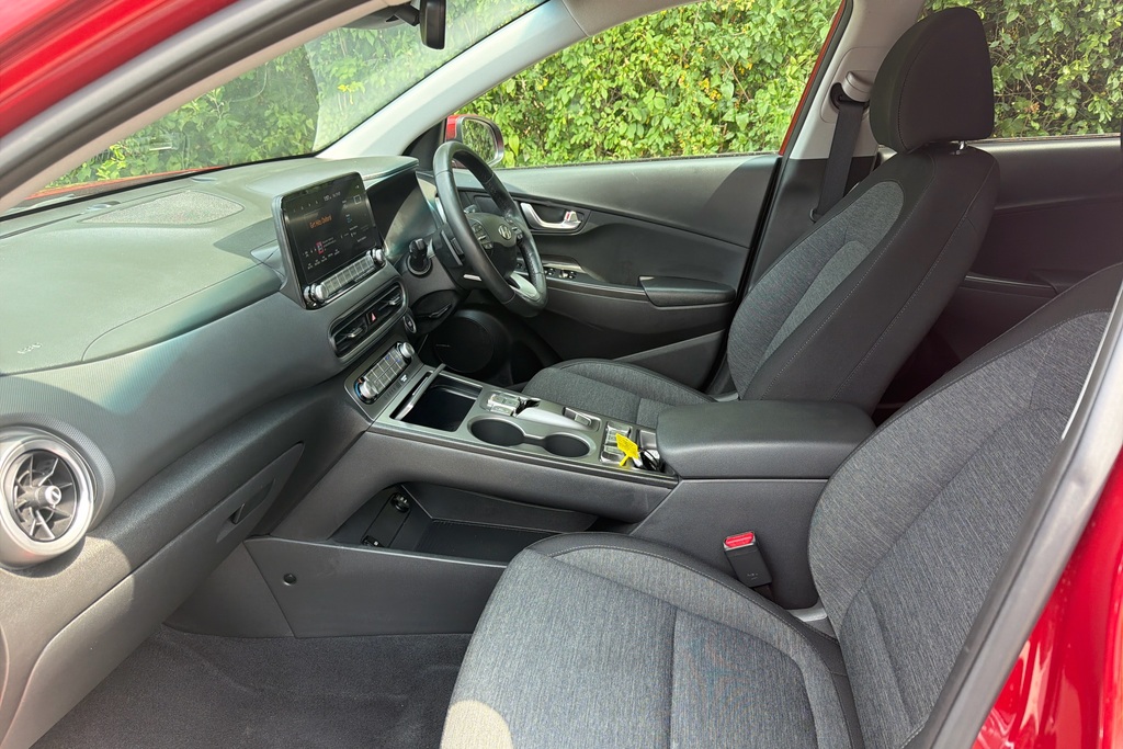 Hyundai Kona Premium YY23JXS Red #6