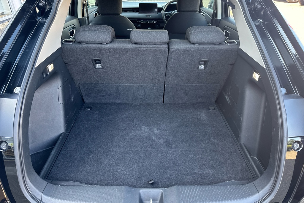 Honda Hr-V Elegance White #26
