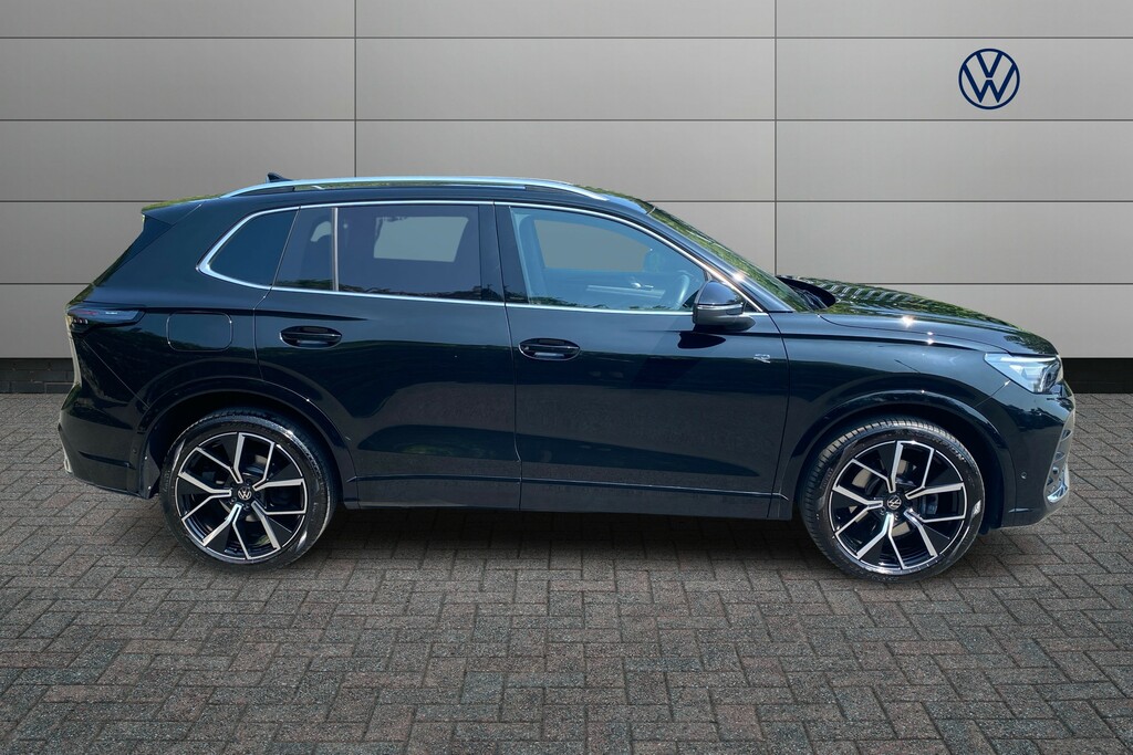 Volkswagen Tiguan 2.0 Tdi R-line Dsg MC74HBA Black #4