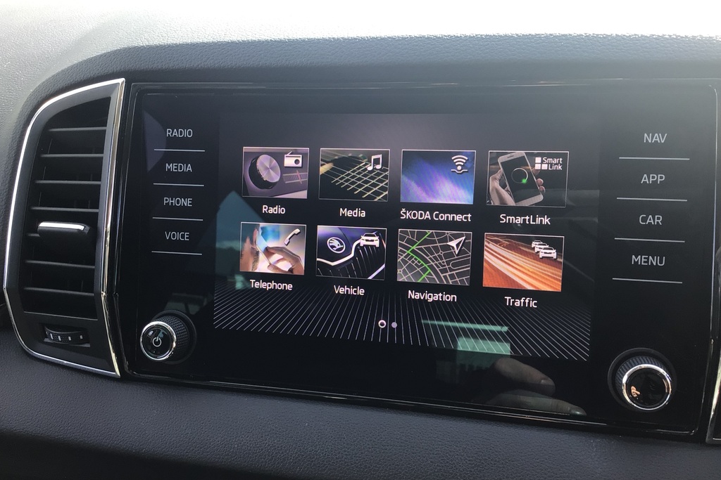 Skoda Karoq Se Technology White #29