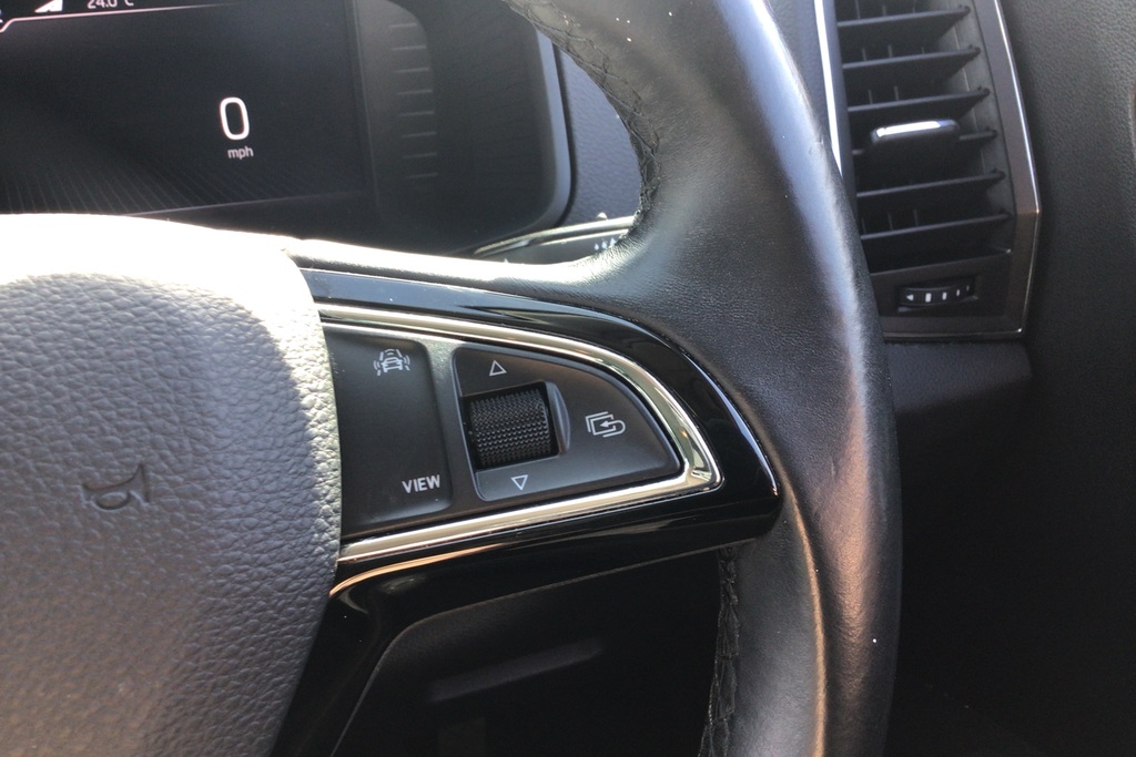 Skoda Karoq Se Technology White #16
