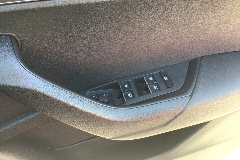 Skoda Karoq Se Technology White #23