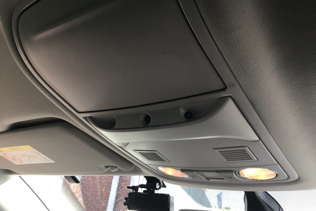 Skoda Karoq Se Technology White #31