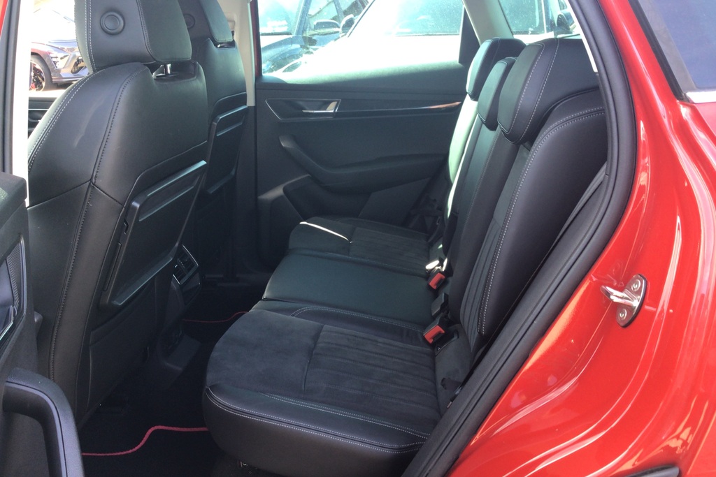 Skoda Karoq Se Technology White #12