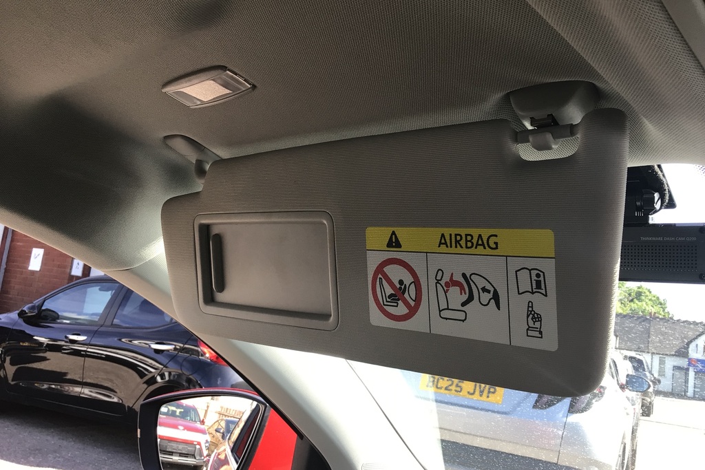 Skoda Karoq Se Technology White #34