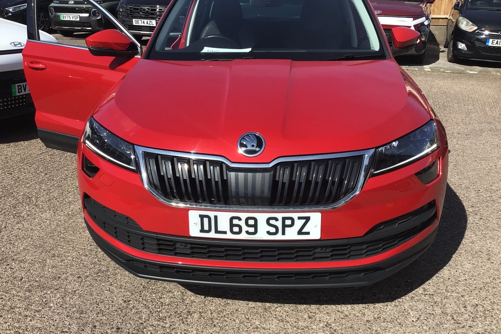 Skoda Karoq Se Technology White #50
