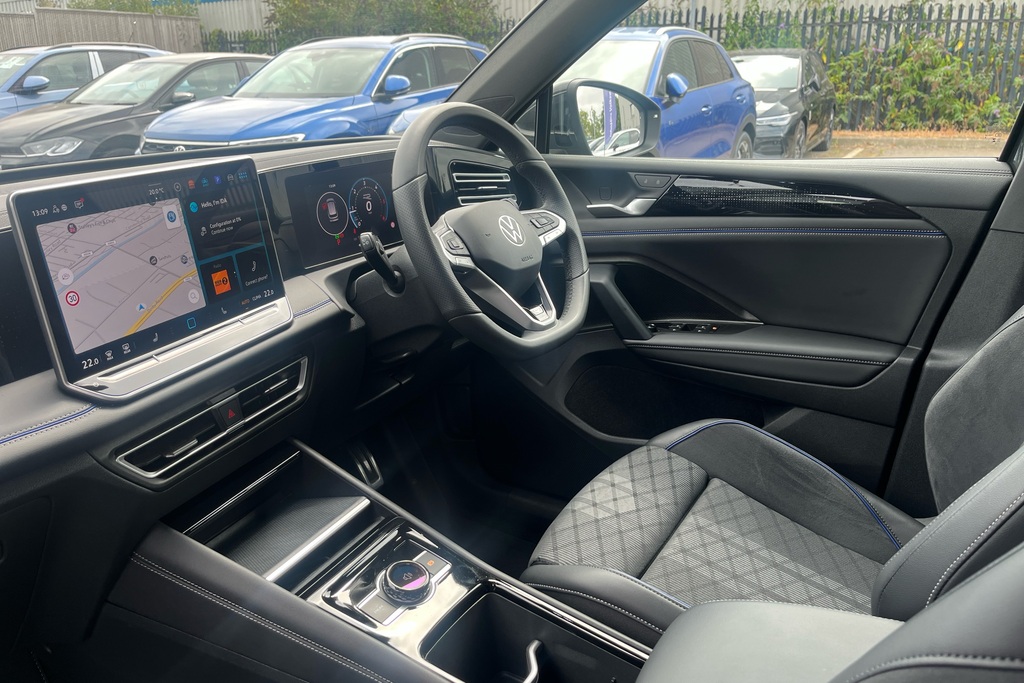 Volkswagen Tiguan 2.0 Tdi R-line Dsg DH25CXF Grey #2