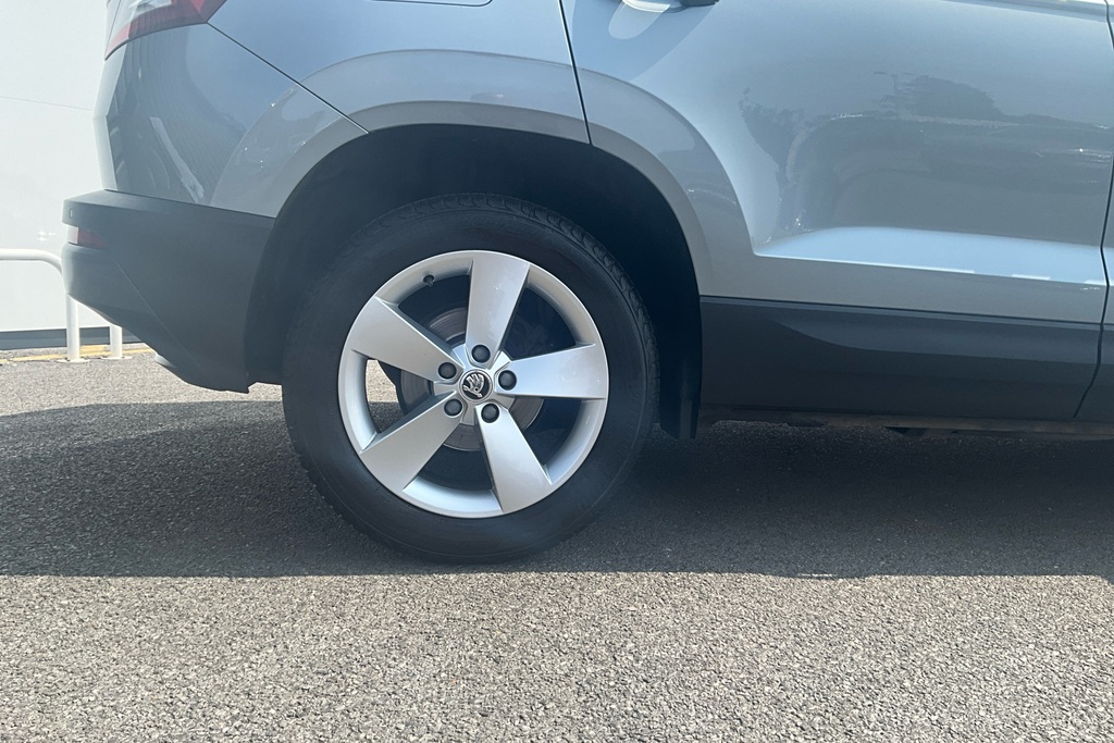 Skoda Karoq 1.5 Tsi Se Dsg Grey #5