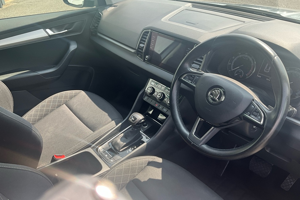 Skoda Karoq 1.5 Tsi Se Dsg Grey #6