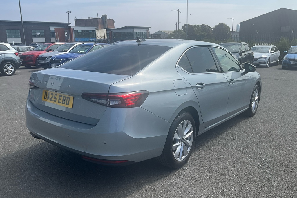Skoda Superb 1.5 Tsi E-tec Se Technology Dsg Black #16