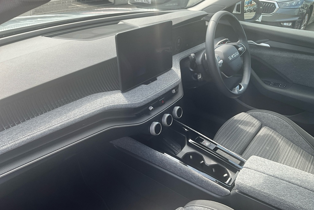 Skoda Superb 1.5 Tsi E-tec Se Technology Dsg Silver #2