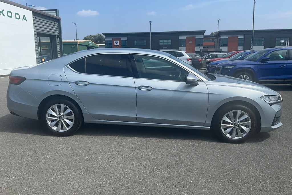 Skoda Superb 1.5 Tsi E-tec Se Technology Dsg Black #13