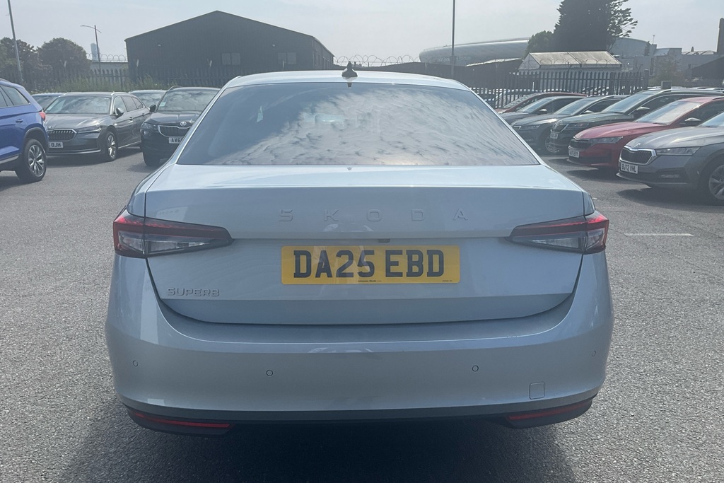 Skoda Superb 1.5 Tsi E-tec Se Technology Dsg Black #17