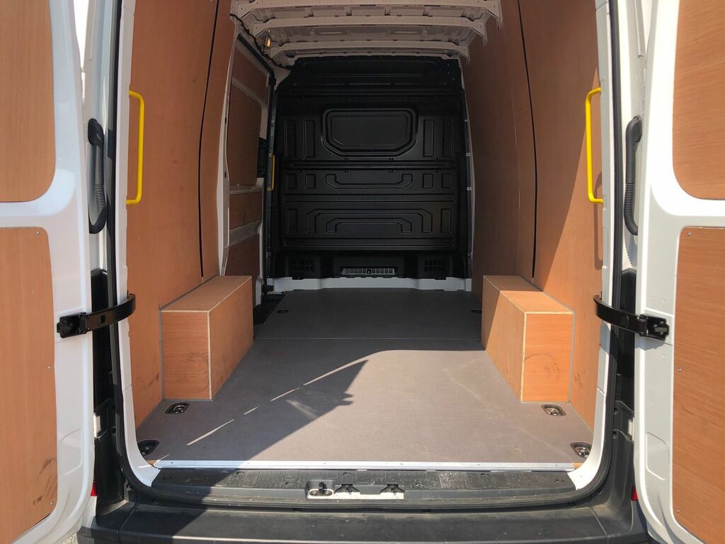 Volkswagen Crafter Cr35 Panel Van Commerce Mwb 140 Ps 2.0 Tdi 8Sp Aut Grey #24