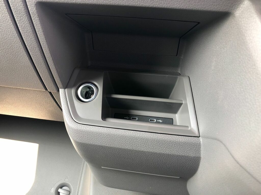 Volkswagen Crafter Cr35 Panel Van Commerce Mwb 140 Ps 2.0 Tdi 8Sp Aut Grey #12