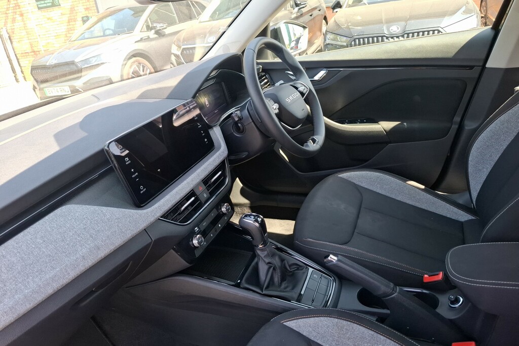 Skoda Kamiq 1.0 Tsi Se Edition Dsg GL75CKG Black #3