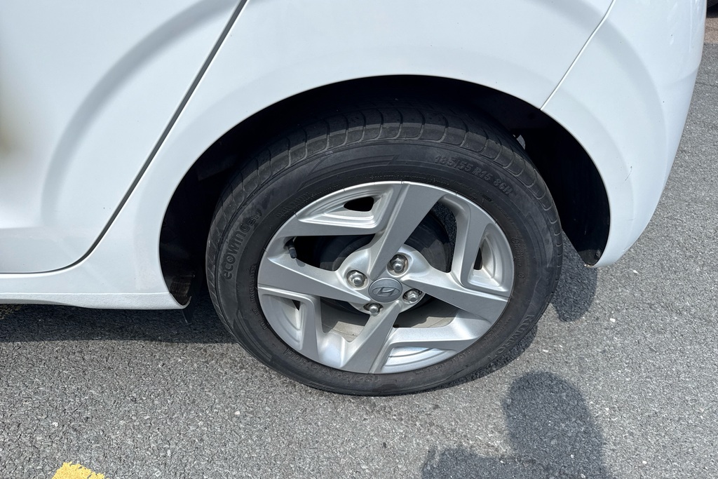 Hyundai I10 Premium Silver #15