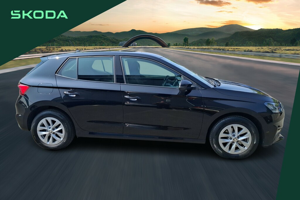 Skoda Fabia 1.0 Tsi 110 Se Comfort Black #4