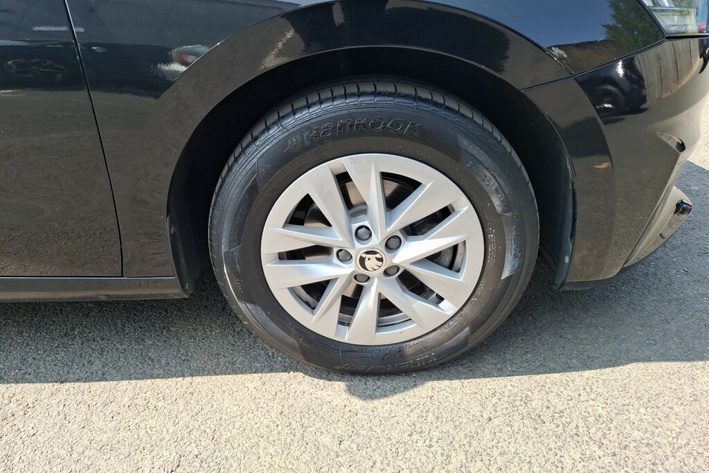 Skoda Fabia 1.0 Tsi 110 Se Comfort Black #5