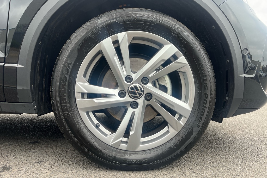 Volkswagen T-Roc 1.5 Tsi R-line DE75VFA Black #5