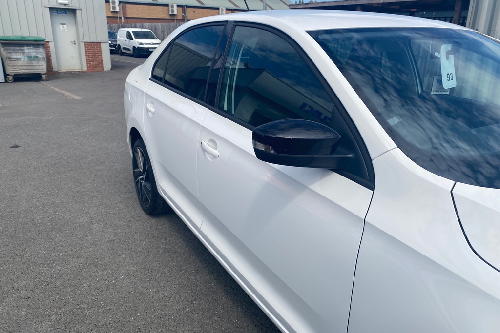 Skoda Rapid 1.2 Tsi 110Ps Sport Hatchback 5-Dr Black #26