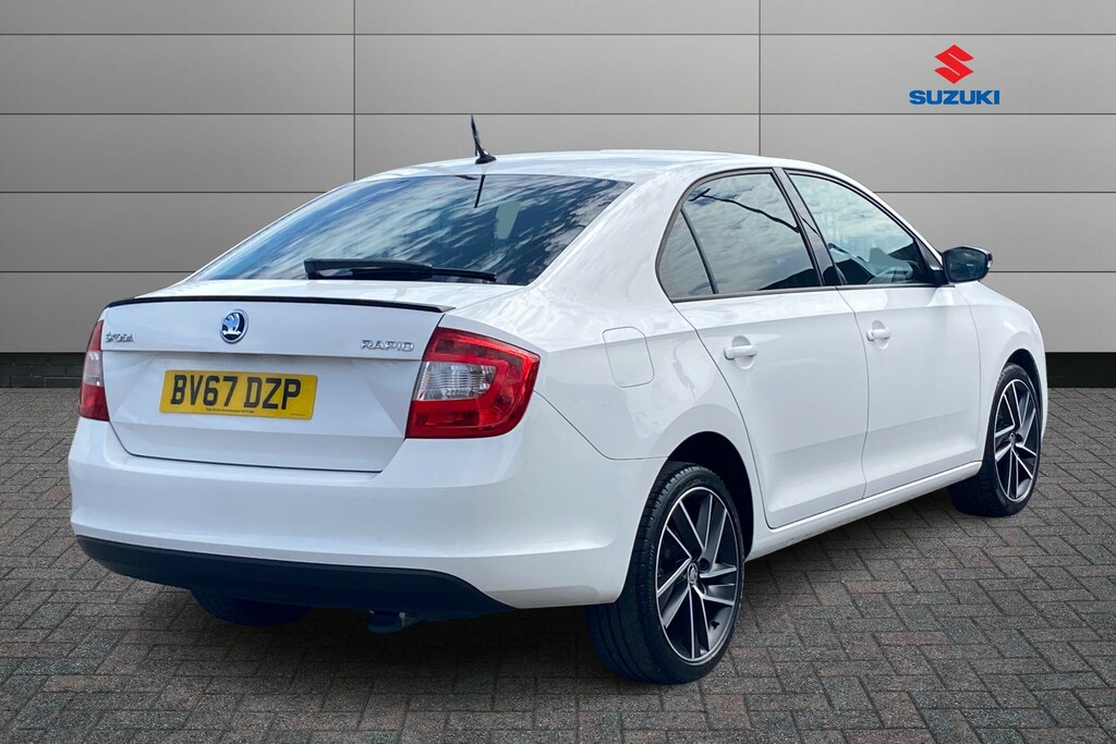 Skoda Rapid 1.2 Tsi 110 Sport White #5