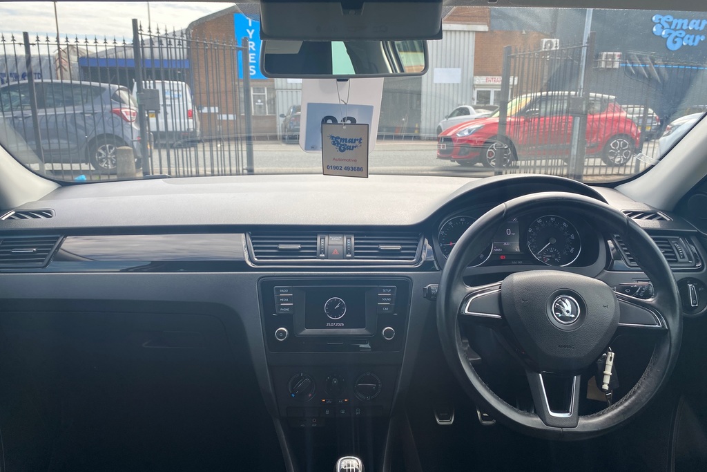 Skoda Rapid 1.2 Tsi 110 Sport White #3