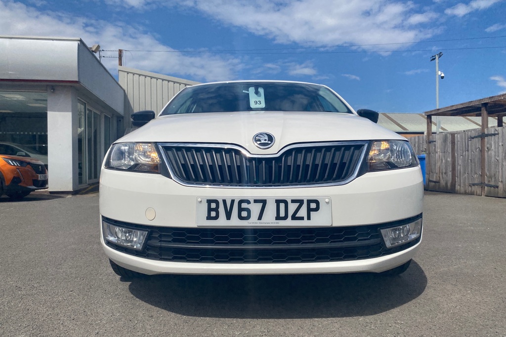 Skoda Rapid 1.2 Tsi 110Ps Sport Hatchback 5-Dr Black #42